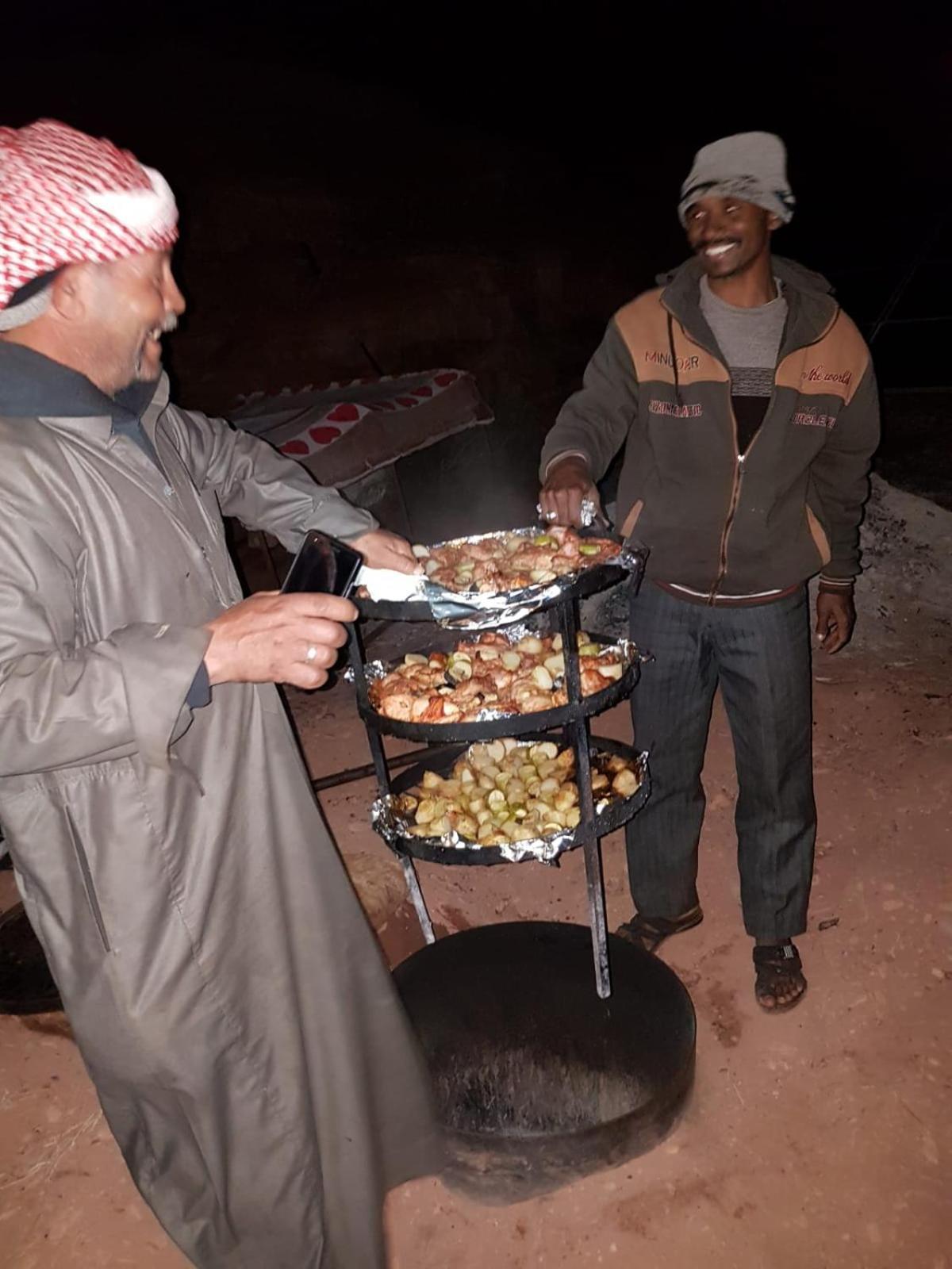 um Sabatah camp Wadi Rum Exterior foto